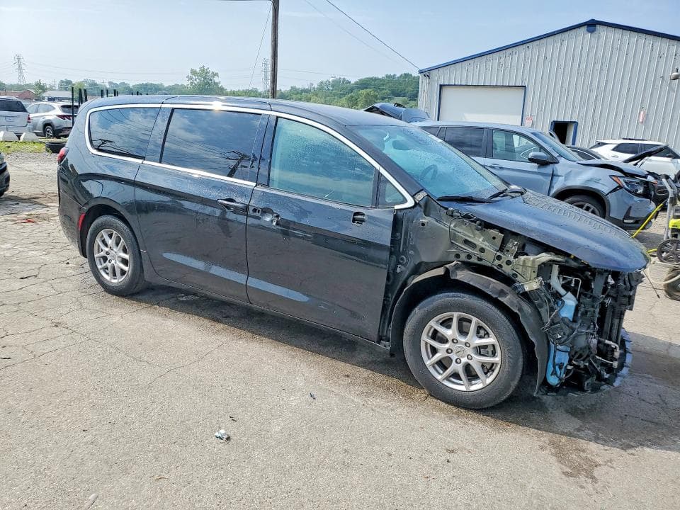 2023 CHRYSLER PACIFICA TOURING L 4