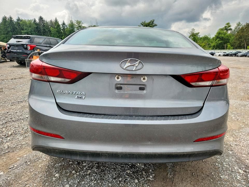 2018 HYUNDAI ELANTRA SE SE 6