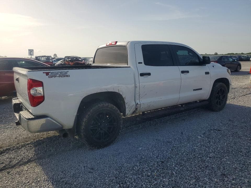2018 TOYOTA TUNDRA CREWMAX SR5 3