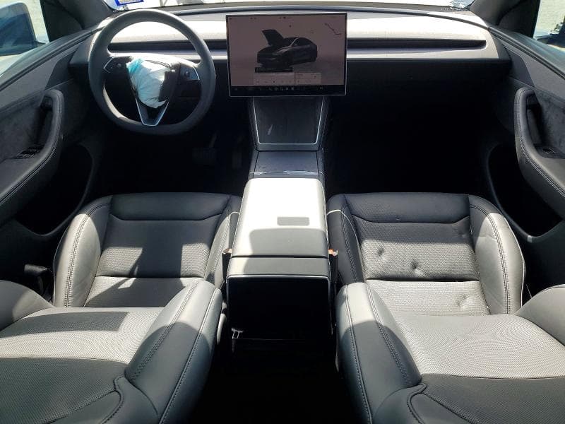 2026 TESLA MODEL Y 8