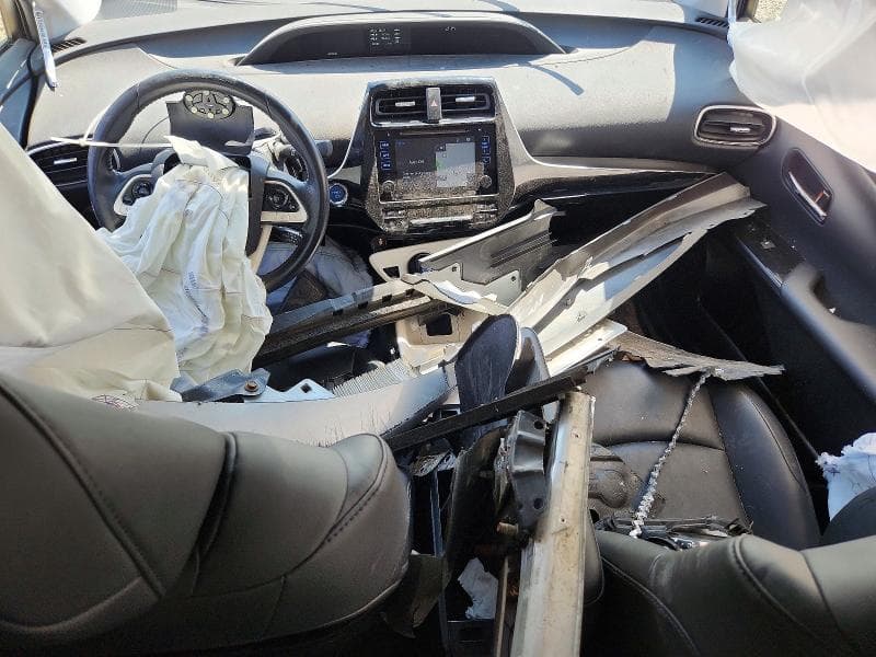 2017 TOYOTA PRIUS FOUR 8