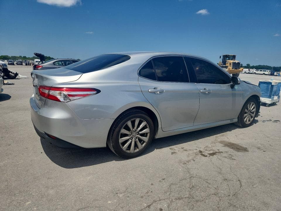 2018 TOYOTA CAMRY LE 3
