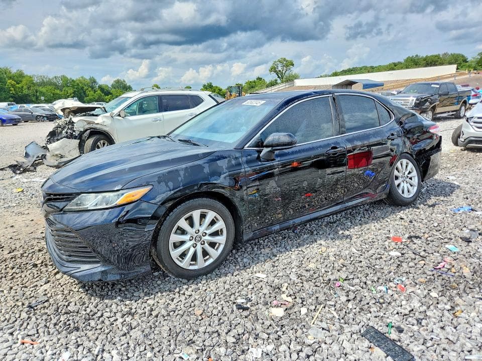 2018 TOYOTA CAMRY LE - 1