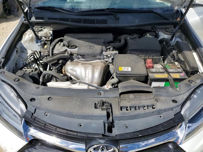 2017 TOYOTA CAMRY SE 11