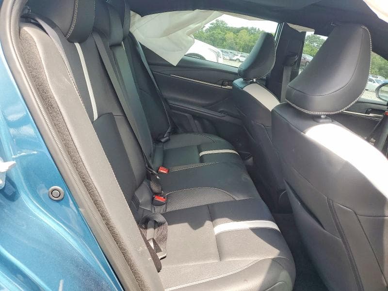 2025 TOYOTA CAMRY SE 10