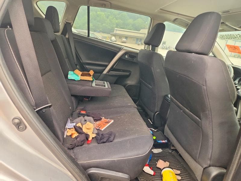 2018 TOYOTA RAV4 XLE 11