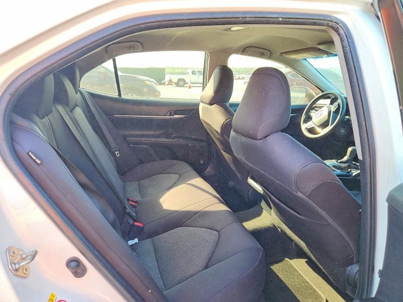 2018 TOYOTA CAMRY LE 10