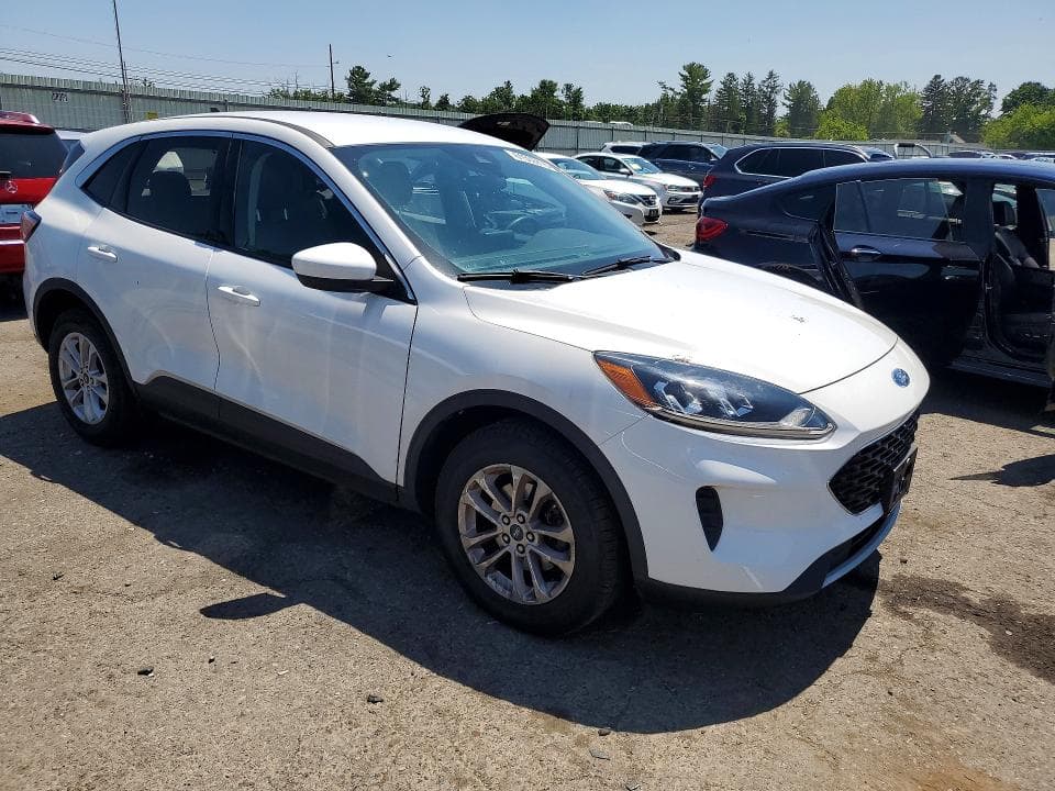 2020 FORD ESCAPE SE 4