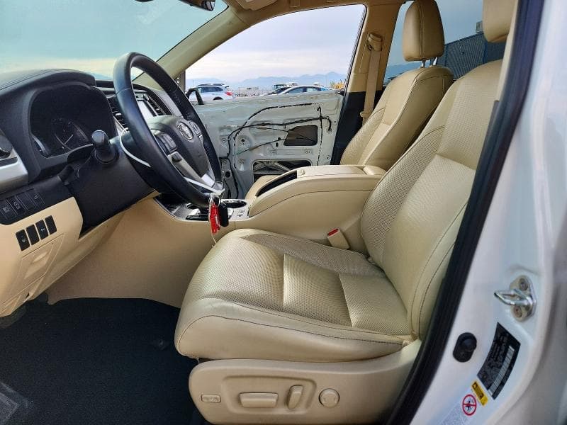 2019 TOYOTA HIGHLANDER LIMITED 7