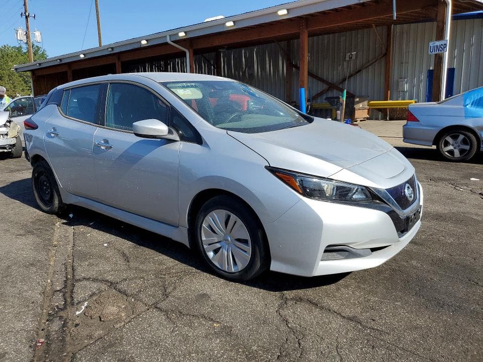 2022 NISSAN LEAF S 4