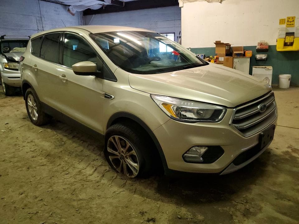 2017 FORD ESCAPE SE 4