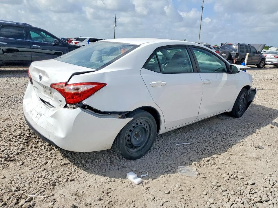 2017 TOYOTA COROLLA LE 3