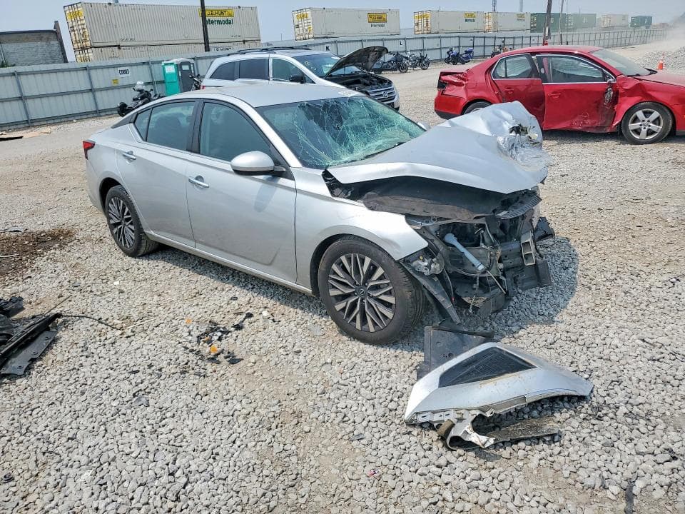 2023 NISSAN ALTIMA SV 4