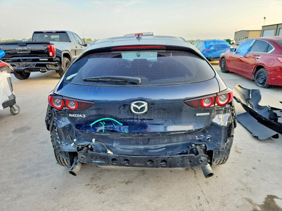 2020 MAZDA 3 PREMIUM 6