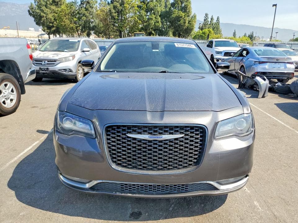 2019 CHRYSLER 300 LIMITED 5