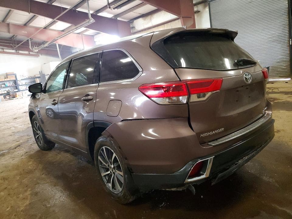 2017 TOYOTA HIGHLANDER XLE 2