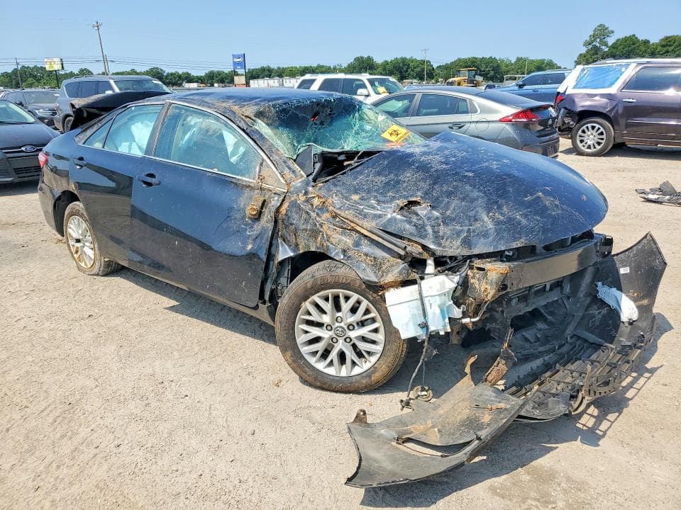 2017 TOYOTA CAMRY LE 4