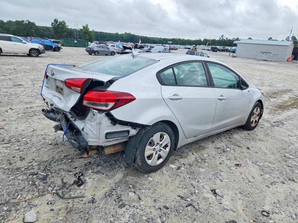 2017 KIA FORTE LX 3