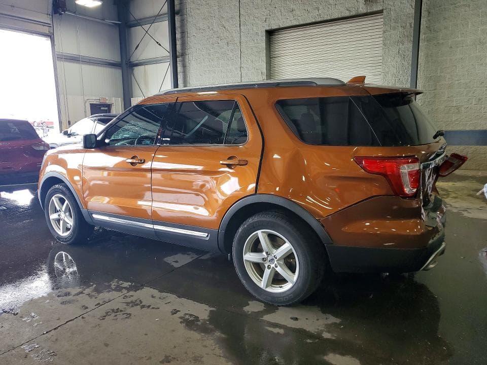 2017 FORD EXPLORER XLT 2