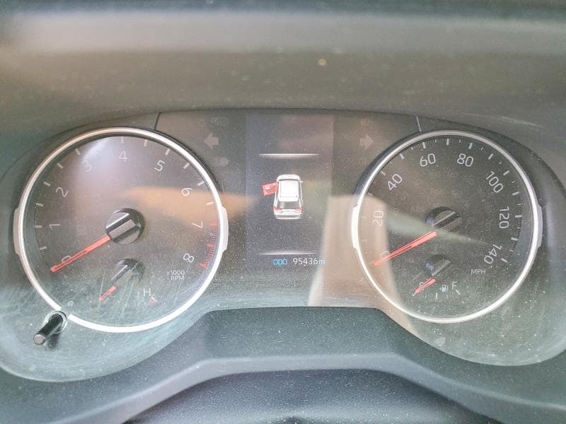 2019 TOYOTA RAV4 XLE 9