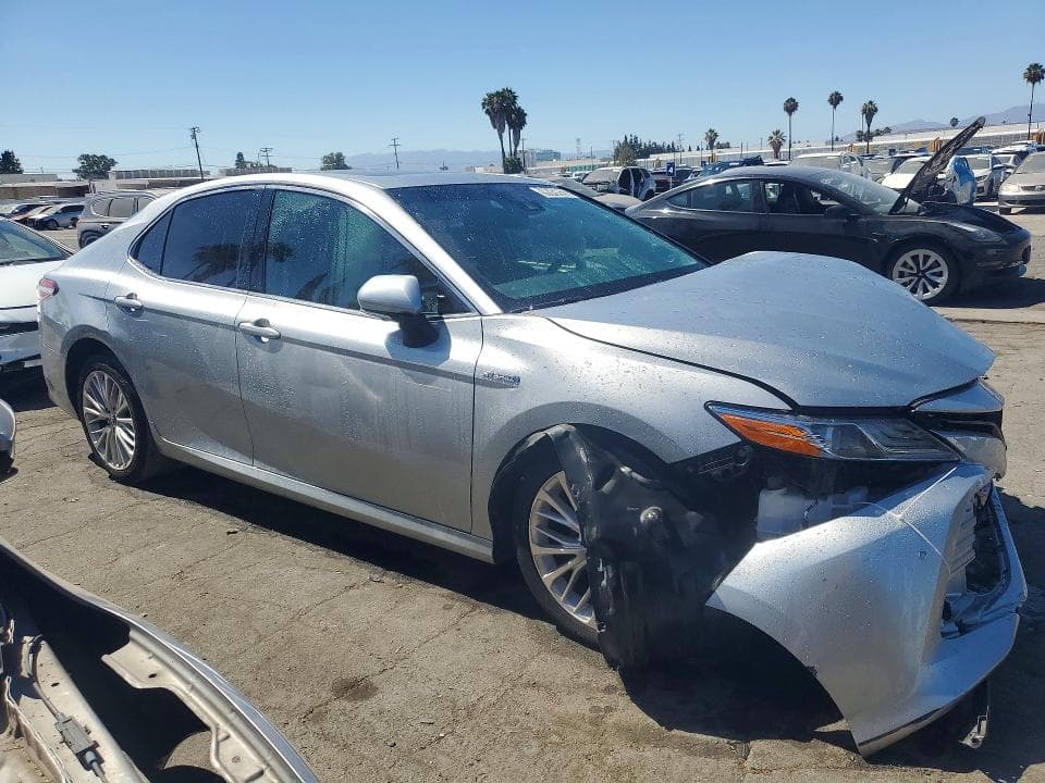 2018 TOYOTA CAMRY HYBRID XLE 4