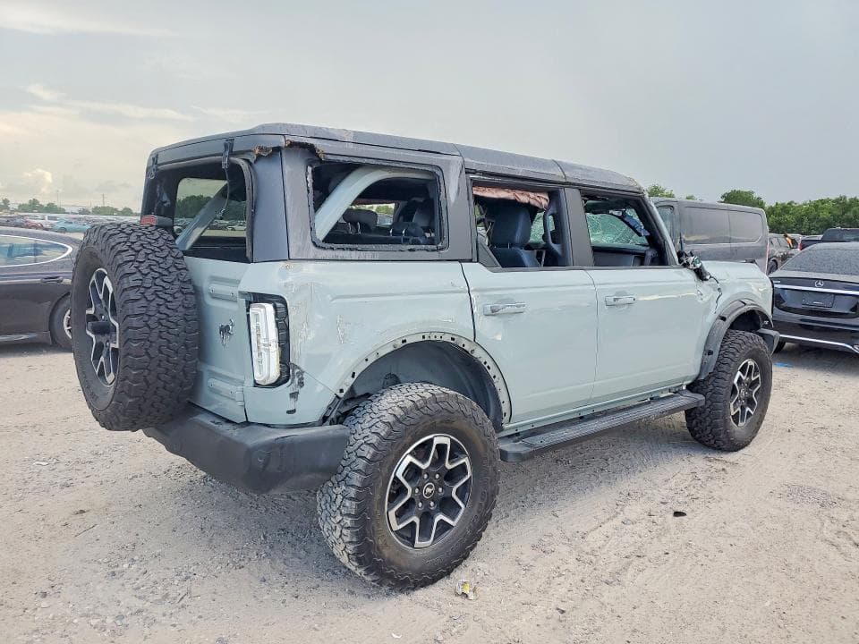 2024 FORD BRONCO OUTER BANKS 3