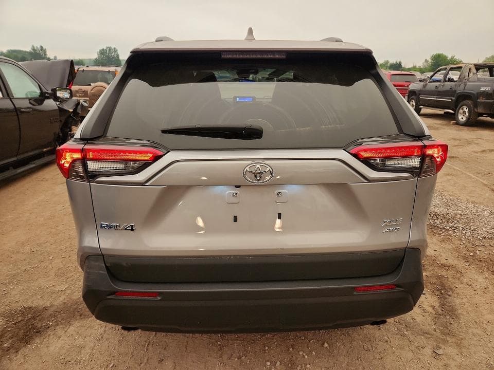 2024 TOYOTA RAV4 XLE 6