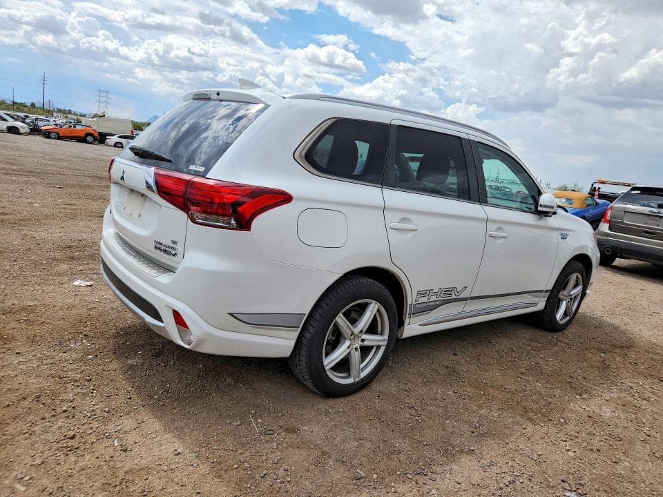 2018 MITSUBISHI OUTLANDER SE 3