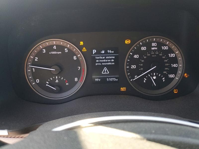 2020 HYUNDAI TUCSON SE 9