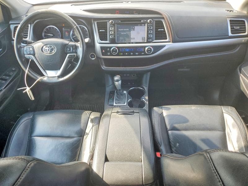 2017 TOYOTA HIGHLANDER XLE 8