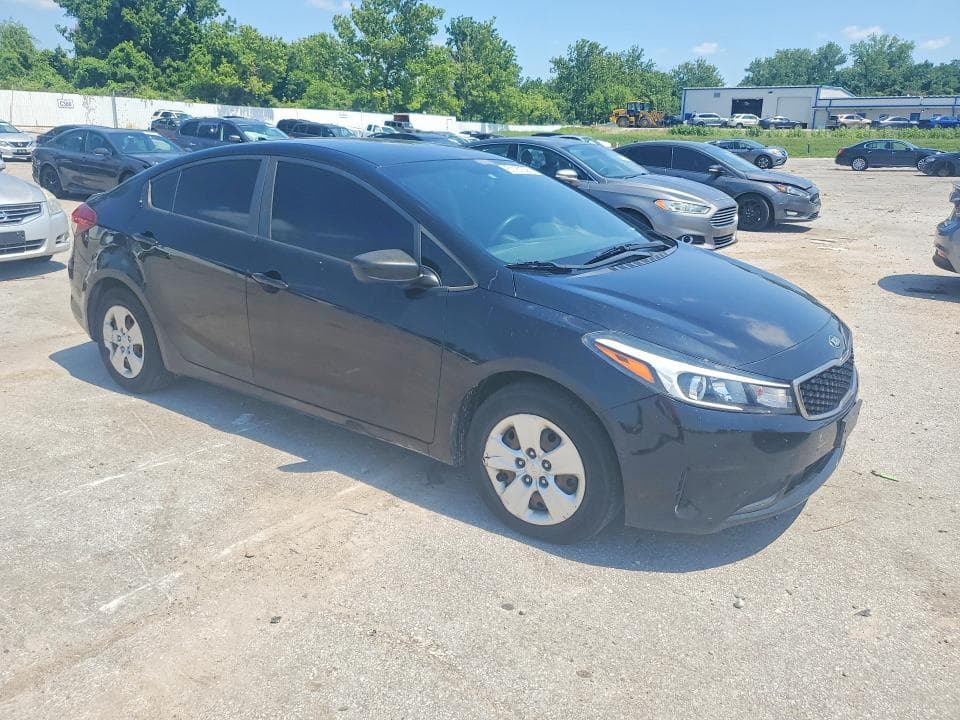 2017 KIA FORTE LX 4