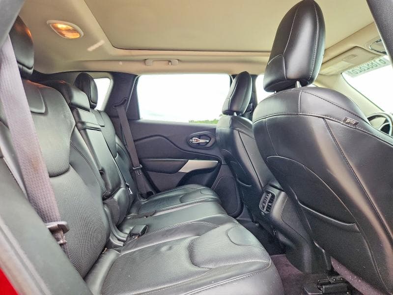 2017 JEEP CHEROKEE OVERLAND 11