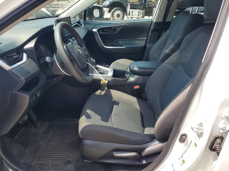 2022 TOYOTA RAV4 LE 7