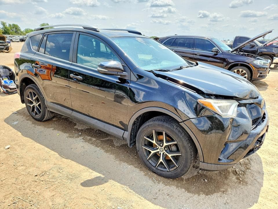 2018 TOYOTA RAV4 SE 4