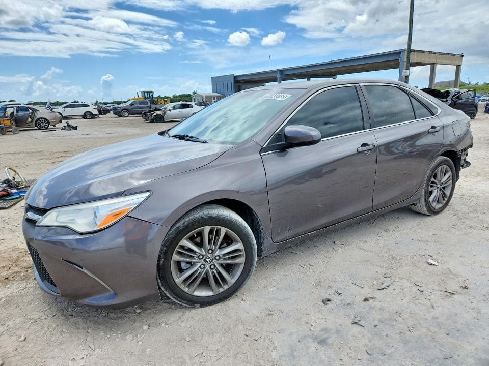 2017 TOYOTA CAMRY SE