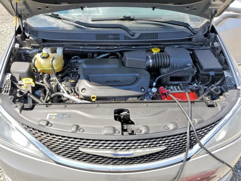 2019 CHRYSLER PACIFICA TOURING L 12