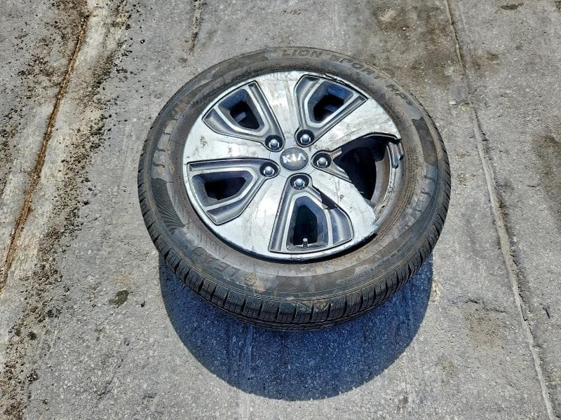 2017 KIA NIRO LX 13