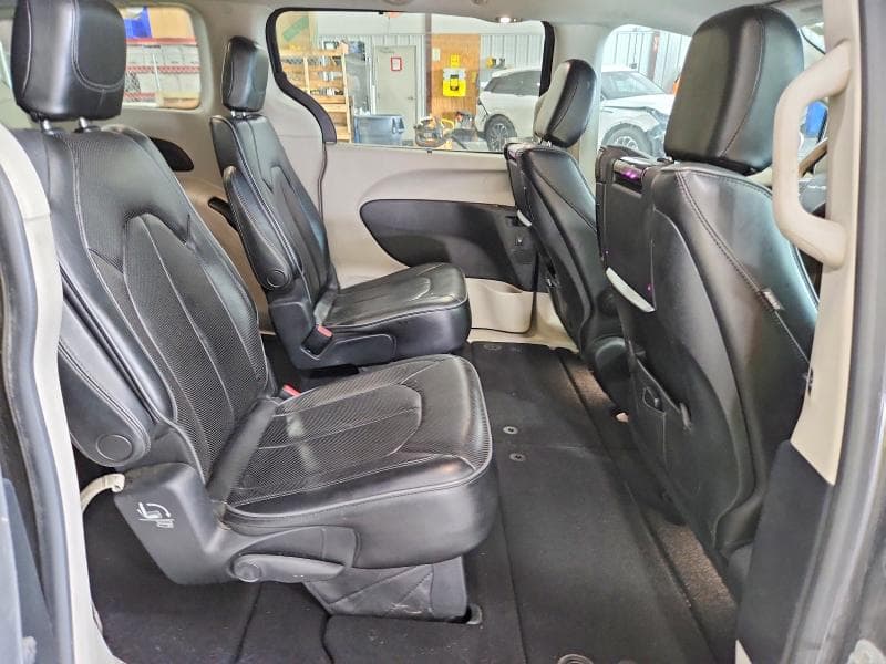 2017 CHRYSLER PACIFICA LIMITED 11