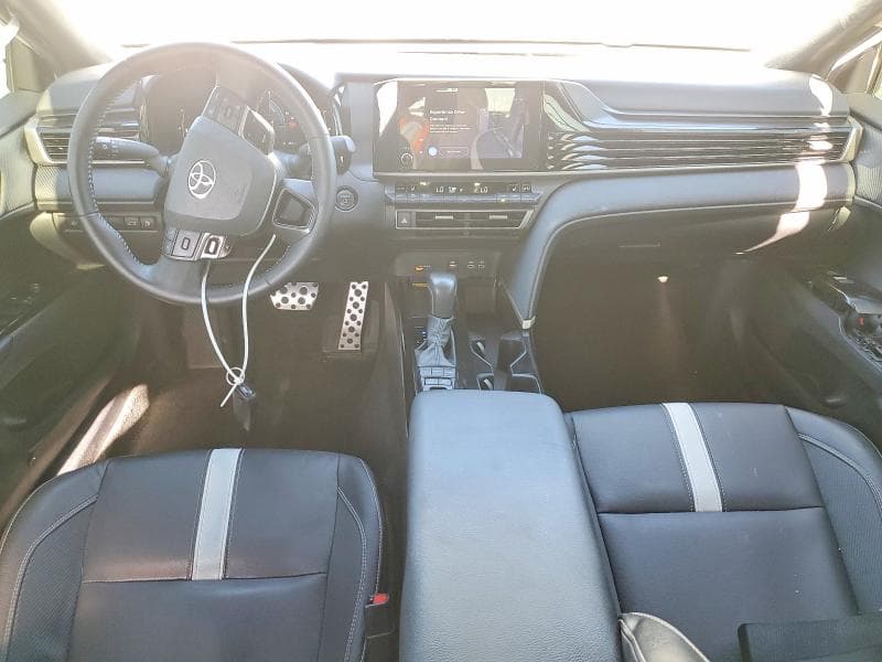 2025 TOYOTA CAMRY SE 8