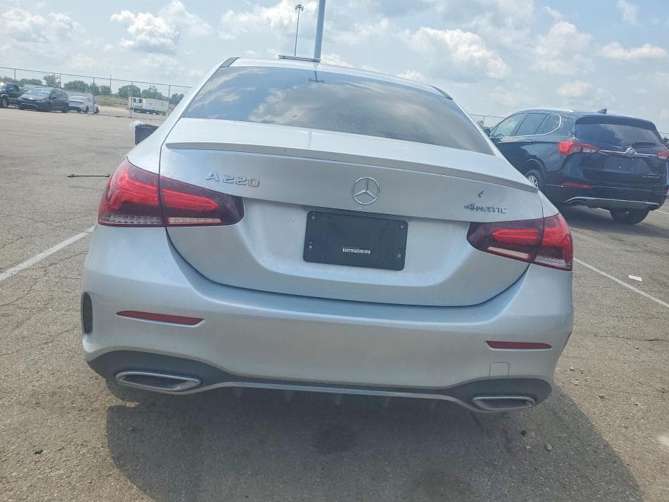 2022 MERCEDES-BENZ A 220 4MATIC 6