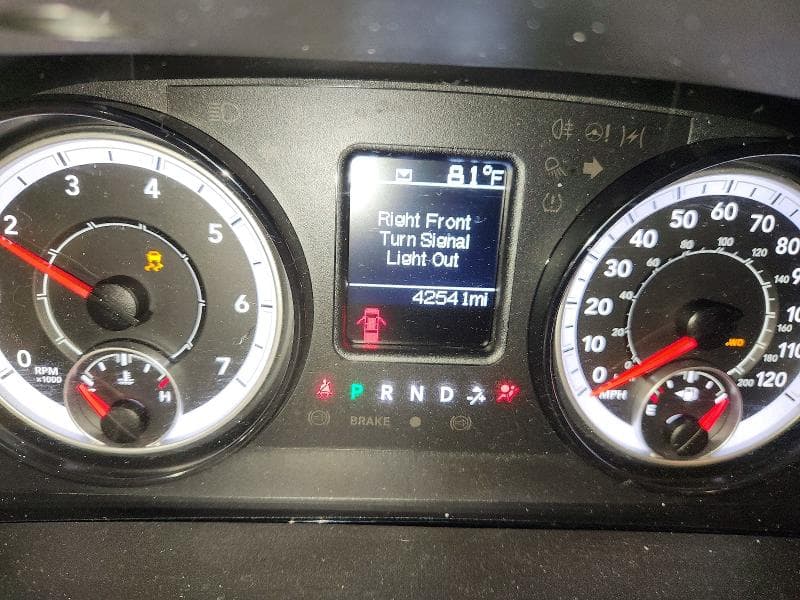 2024 RAM 1500 CLASSIC SLT 9