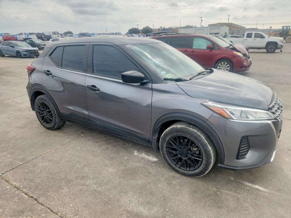 2021 NISSAN KICKS S 4