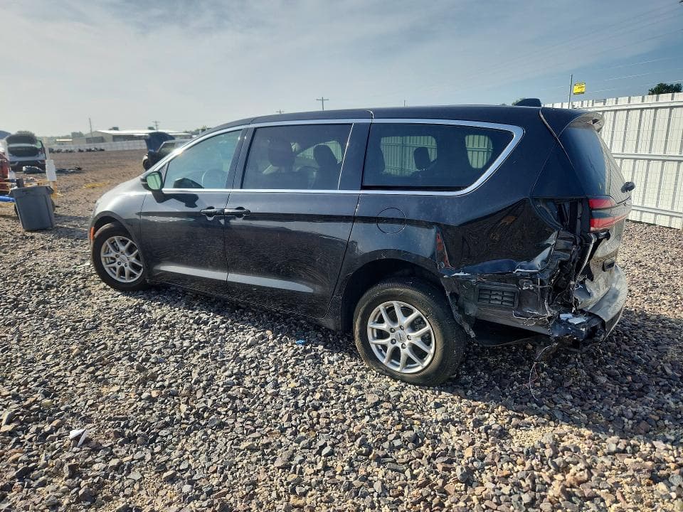 2023 CHRYSLER PACIFICA 2
