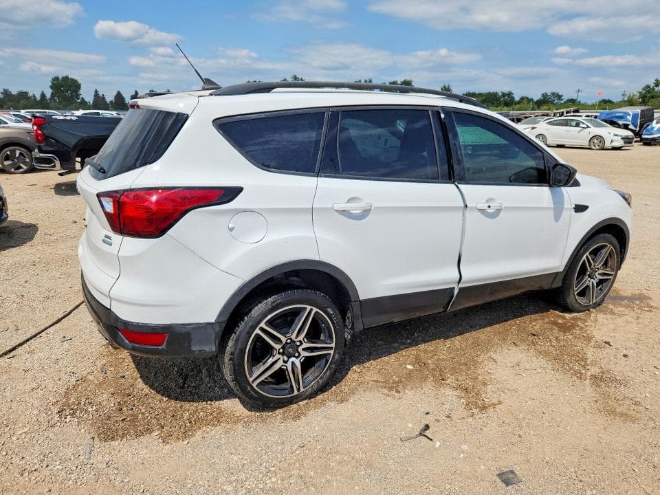 2019 FORD ESCAPE SEL 3