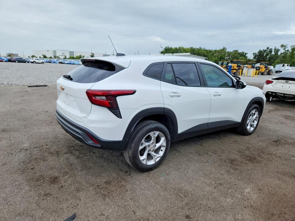 2024 CHEVROLET TRAX LS 3