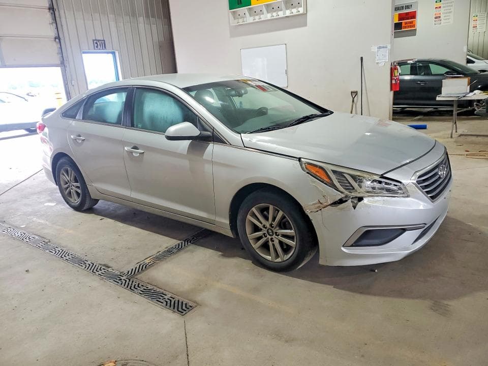 2017 HYUNDAI SONATA SE 4