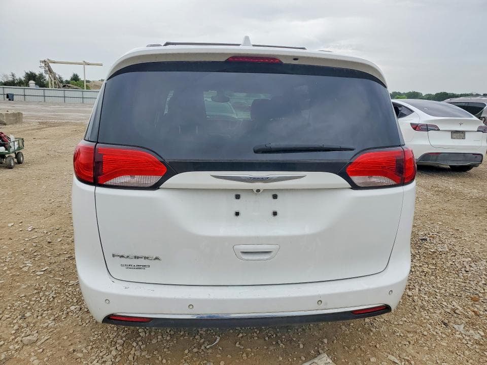 2017 CHRYSLER PACIFICA TOURING L 6