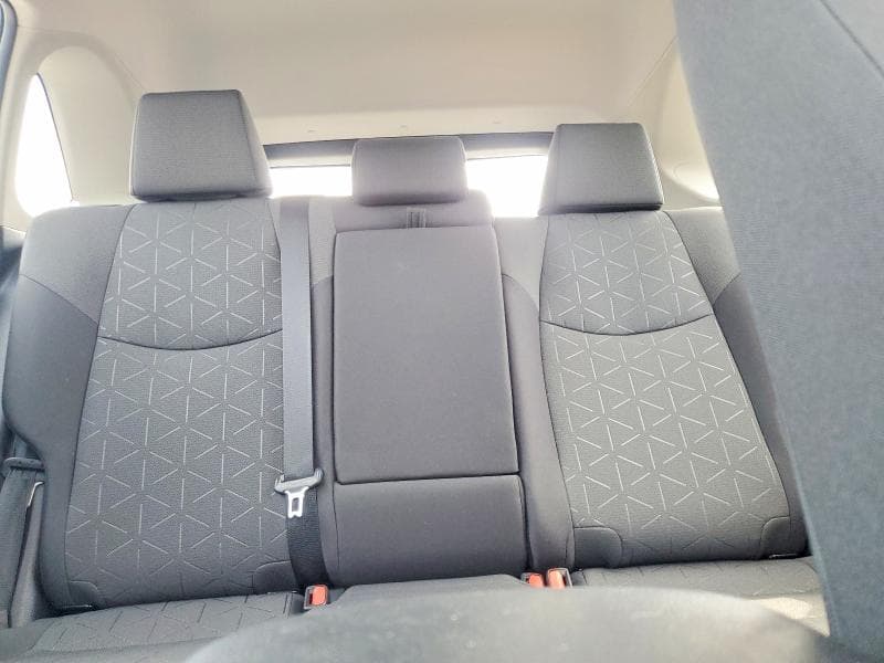 2021 TOYOTA RAV4 XLE 10