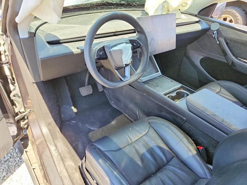 2026 TESLA MODEL Y 8