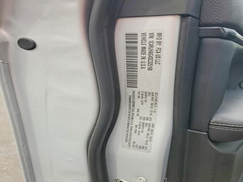 2025 JEEP GRAND CHEROKEE LAREDO 13